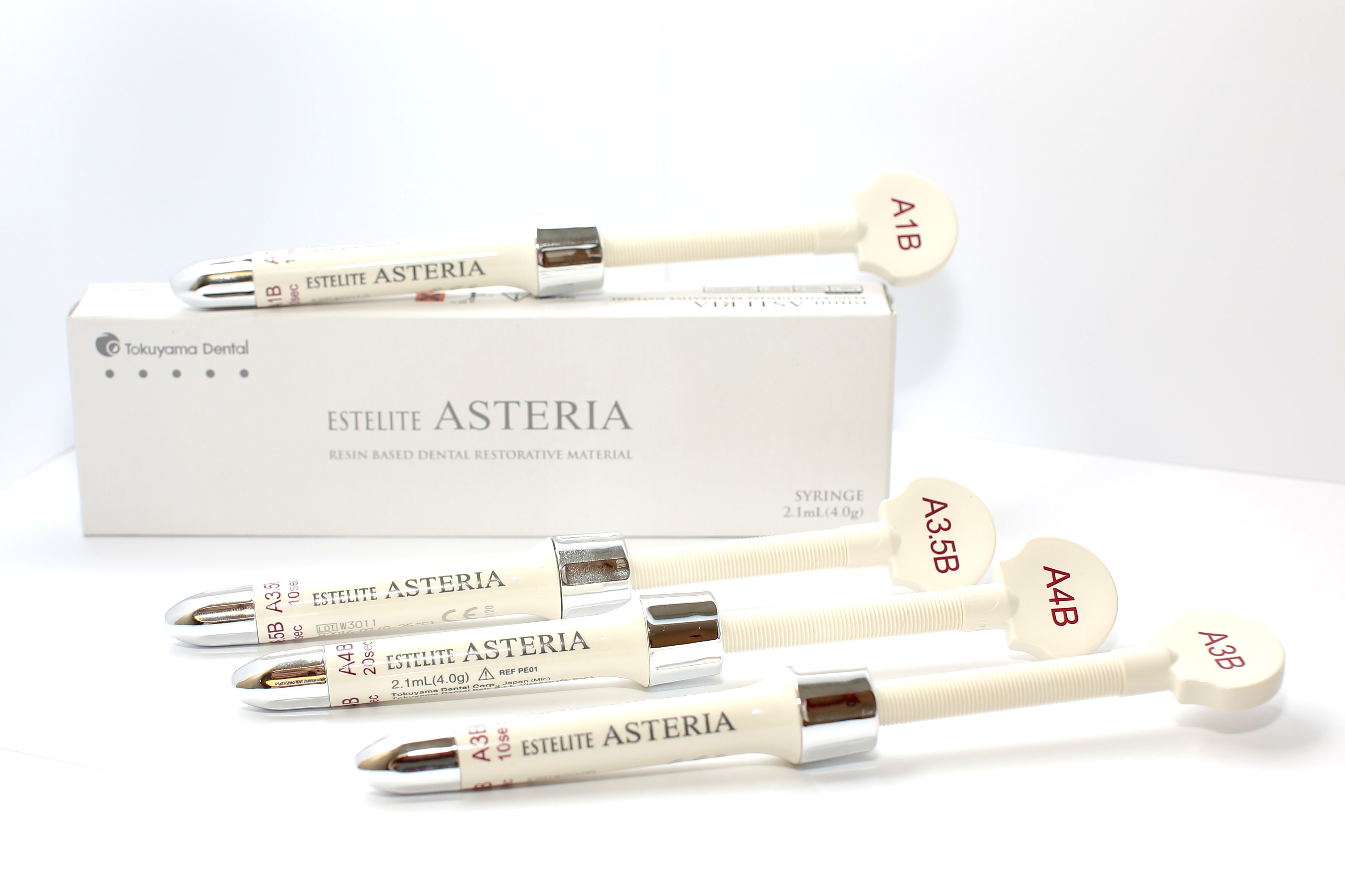 Estelite Asteria Refill - высокоэстетичный универсальный композитный материал в шприцах