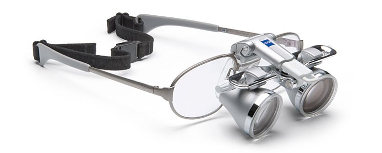 Zeiss EyeMag Smart - очки с бинокулярной лупой